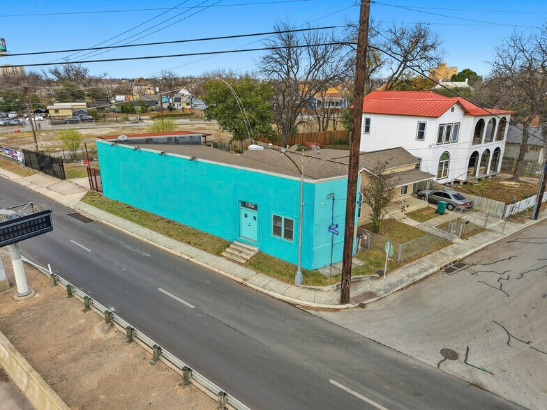 Primary Photo Of 1302 Camaron St, San Antonio Warehouse For Sale