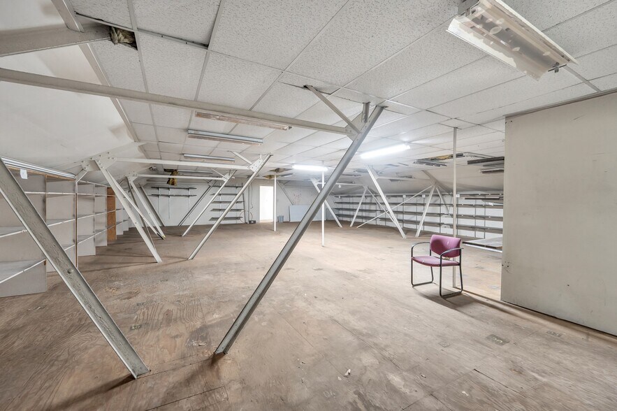 More Photos Of 750 Long Beach Blvd, Long Beach Storefront For Sale