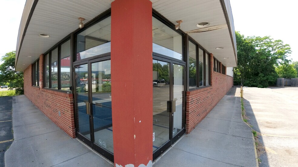 More Photos Of 856 Tennessee Ave, Etowah Drugstore For Lease
