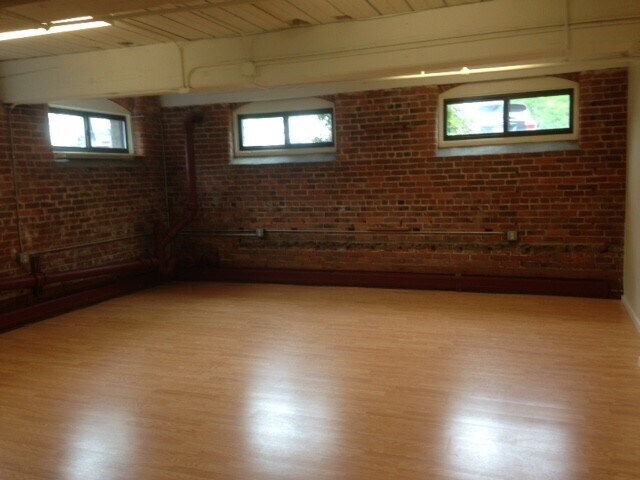 More Photos Of 320 Riverside Dr, Florence Office For Sale