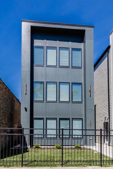 More Photos Of 6050 Eberhart ave, Chicago Apartments For Sale