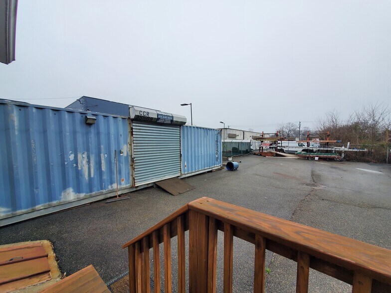 More Photos Of 52 Maple Pl, Amityville Office For Lease