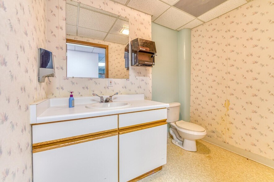 More Photos Of 100 W 4th St, Walsenburg Medical For Sale