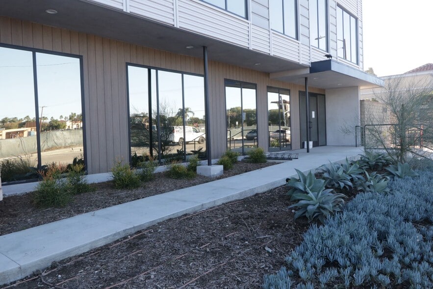 More Photos Of 2430 Amsler St, Torrance Office For Lease