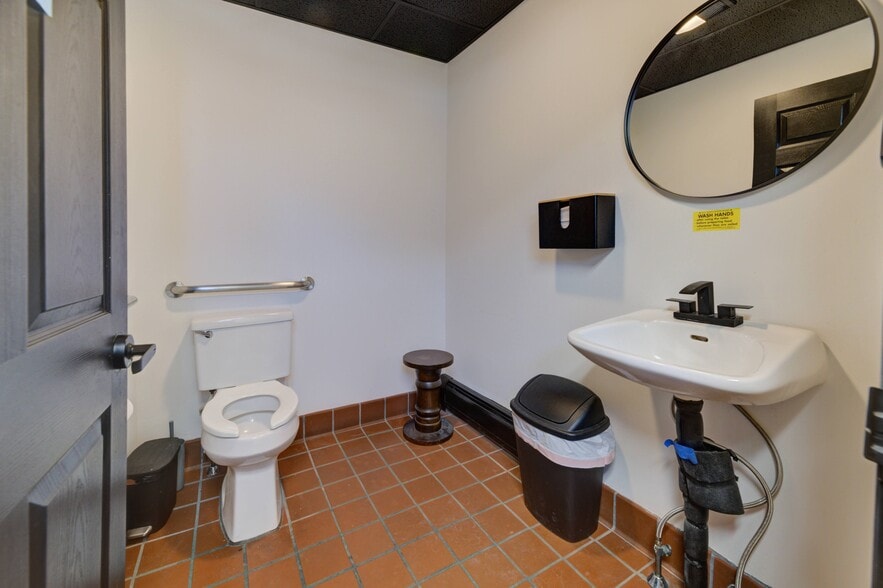 More Photos Of 28 E Main St, Johnstown General Retail For Sale