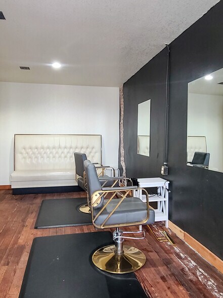 More Photos Of 109 Main St SE, Gravette Office For Sale