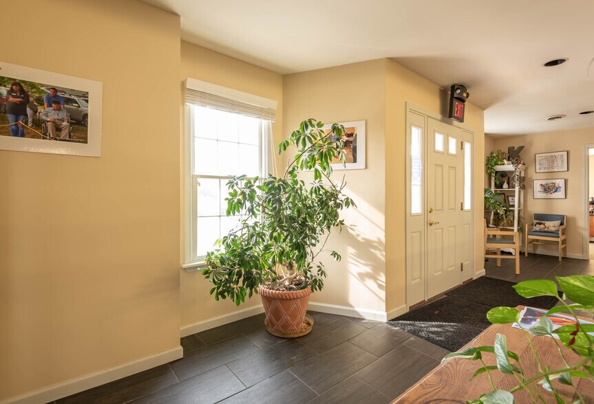 More Photos Of 4101 E 3rd St, Bloomington Office For Lease