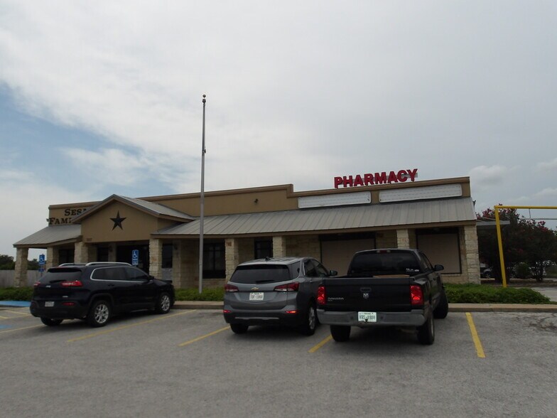 More Photos Of 707 W Sesame Dr, Harlingen Office For Sale