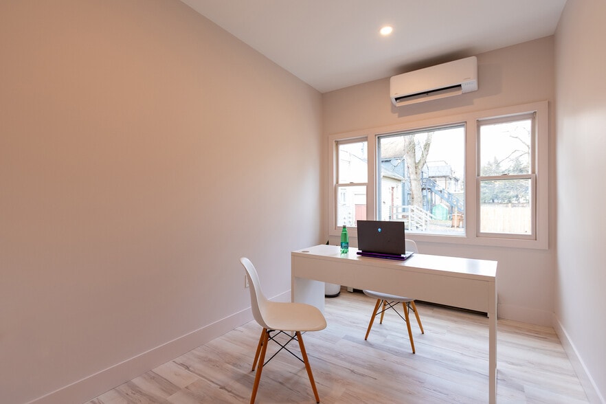 More Photos Of 166 Albany Ave, Kingston Medical For Lease