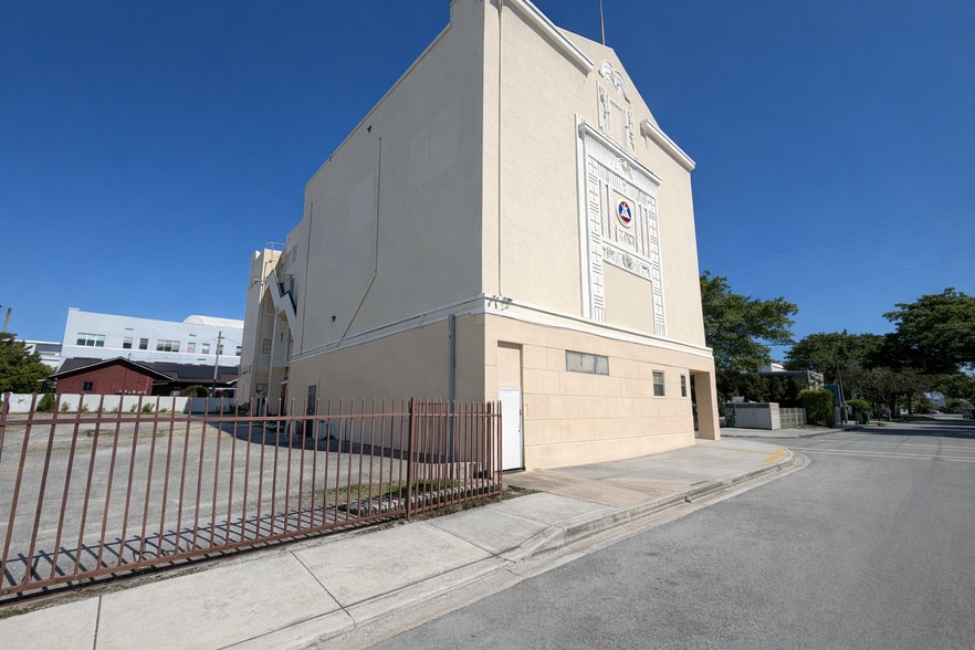 More Photos Of 124 NW 15th Ave, Miami Religious Facility For Sale