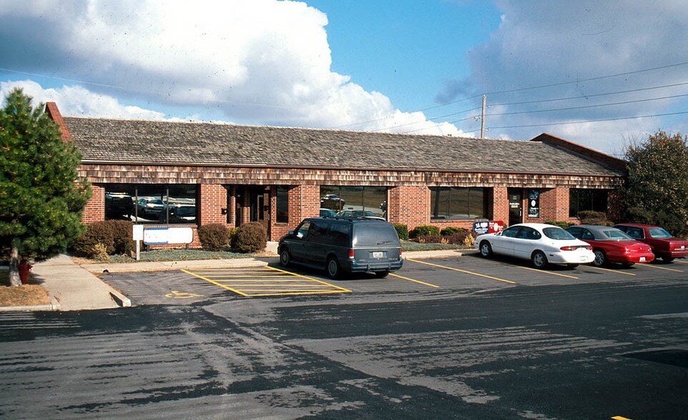 More Photos Of 1900-1912 NW Copper Oaks Cir, Blue Springs Medical For Sale