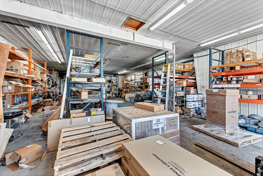 More Photos Of 1520 E Main St, Siloam Springs Storefront For Sale