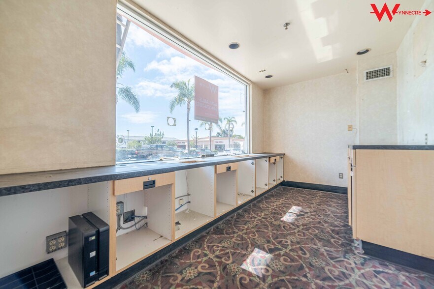 More Photos Of 641 Camino de los Mares, San Clemente Storefront For Lease