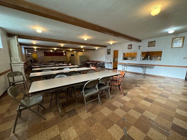 More Photos Of 210 5th Ave NW, Mandan Specialty For Sale