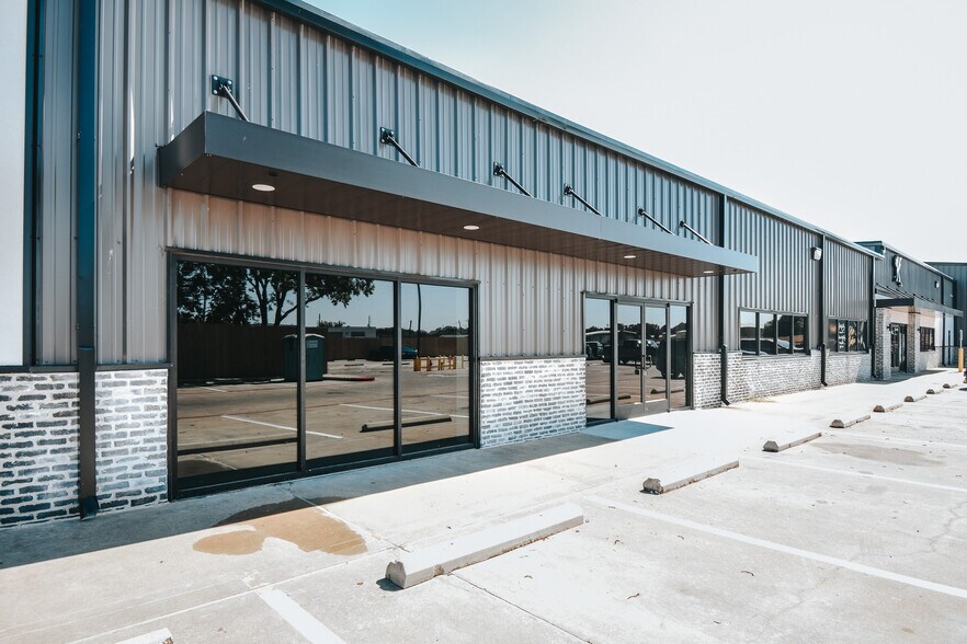 More Photos Of 3706 N Navarro St, Victoria Storefront For Lease