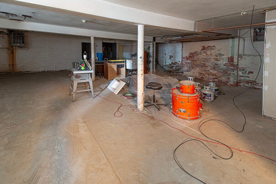 More Photos Of 270 Pleasant St, Northampton Office For Sale