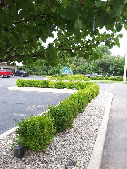 More Photos Of 427 W Pike St, Goshen Restaurant For Lease