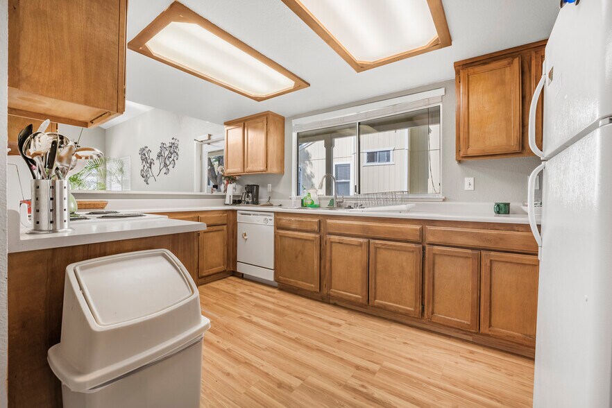 More Photos Of 1475 Baechtel Rd, Willits Apartments For Sale