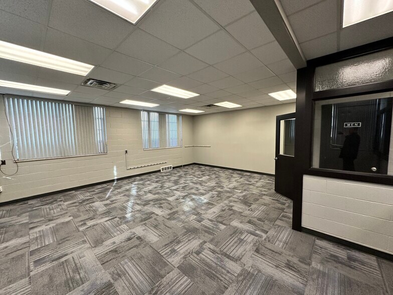 More Photos Of 4929 New Haven Ave, Fort Wayne Manufacturing For Sale