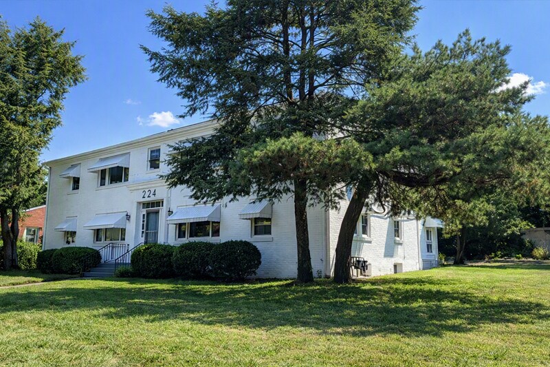 More Photos Of 224 Taylor Dr, Lexington Apartments For Sale