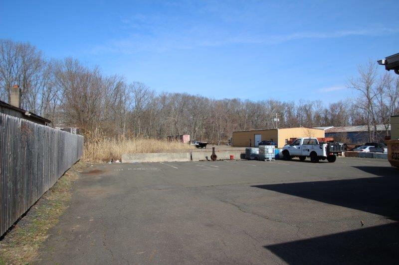 More Photos Of 356 Old Maple Rd, North Haven Office For Lease