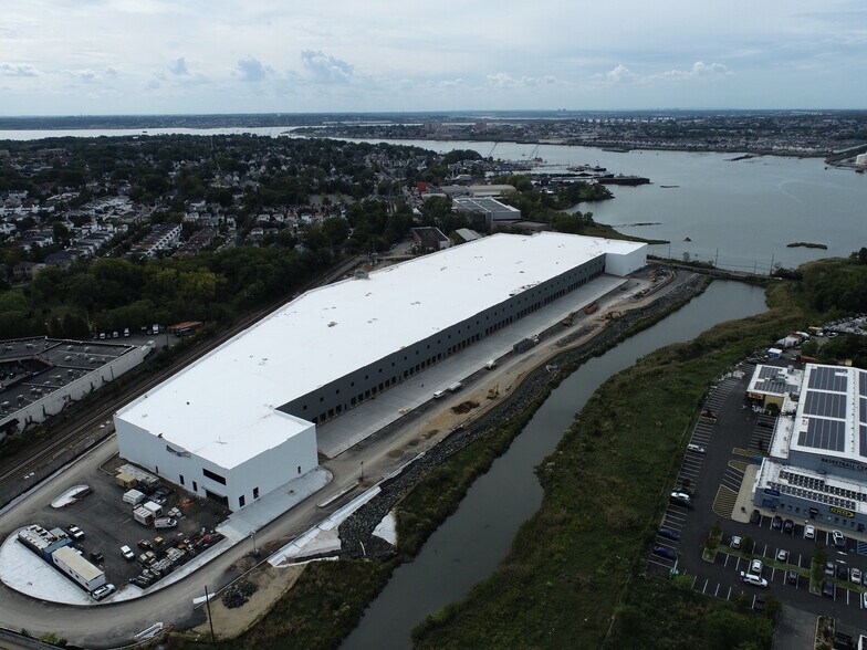 Primary Photo Of 1 Nassau Pl, Staten Island Warehouse For Lease