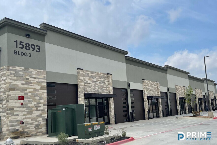 More Photos Of 15901 Ronald Reagan Blvd, Leander Showroom For Sale