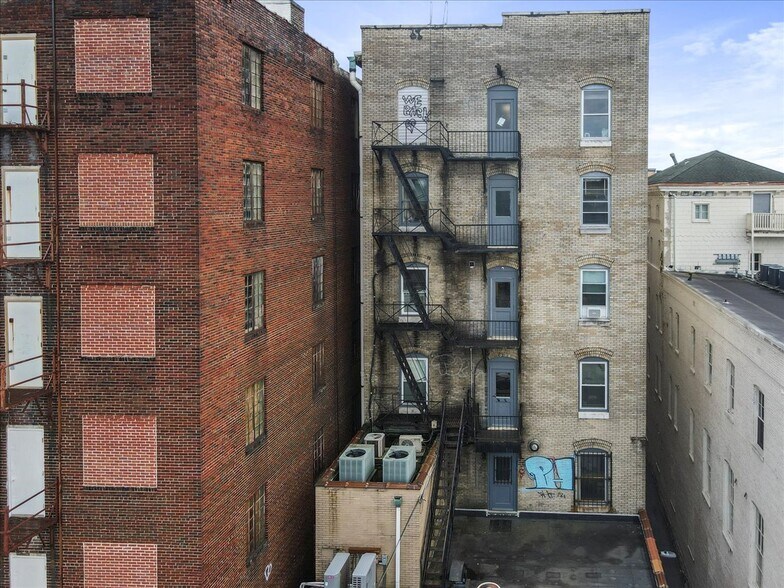 More Photos Of 82 W Washington St, Hagerstown Office For Sale