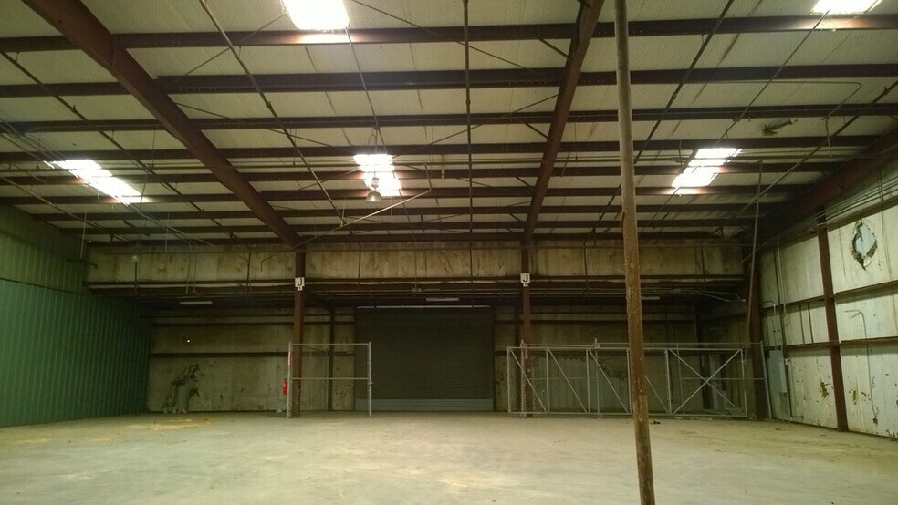 More Photos Of 2250 Chipley Cir, San Antonio Warehouse For Lease