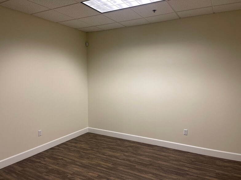 More Photos Of 1610 S Grove Ave, Ontario Warehouse For Lease
