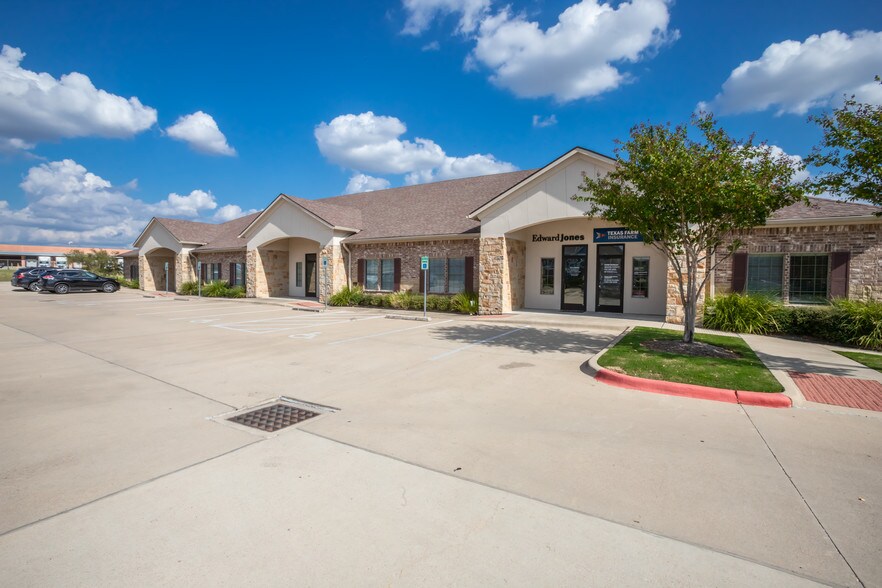 More Photos Of 2751 Nash Dr, Bryan Office For Lease