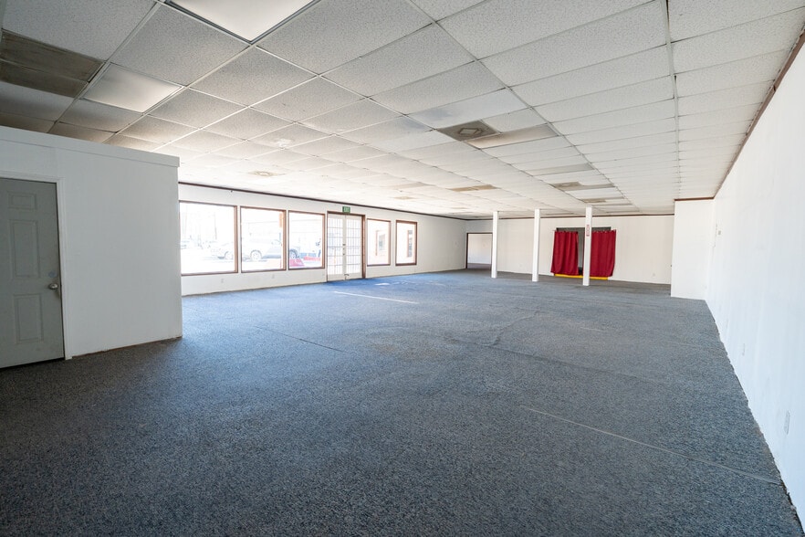 More Photos Of 601 Broadway St, El Centro Storefront For Sale