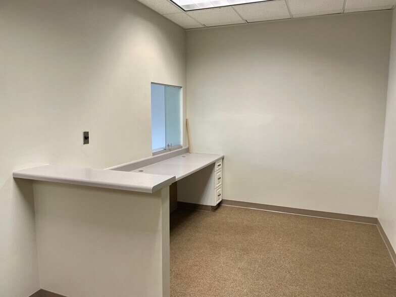 More Photos Of 613 Russell Blvd, Nacogdoches Healthcare For Lease