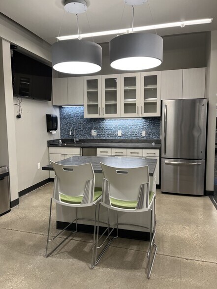 More Photos Of 7255 W 98th Ter, Overland Park Office For Sale