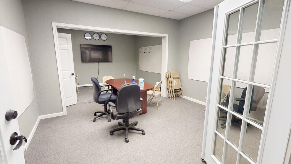 More Photos Of 100 Precision, Buda Warehouse For Lease