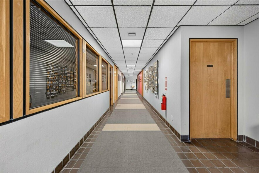 More Photos Of 2600 W Shaw Ln, Fresno Office For Sale