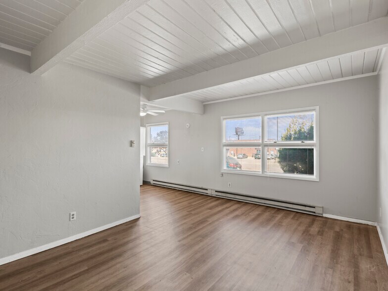 More Photos Of 5004-5010 E 1st Ave, Spokane Valley Apartments For Sale