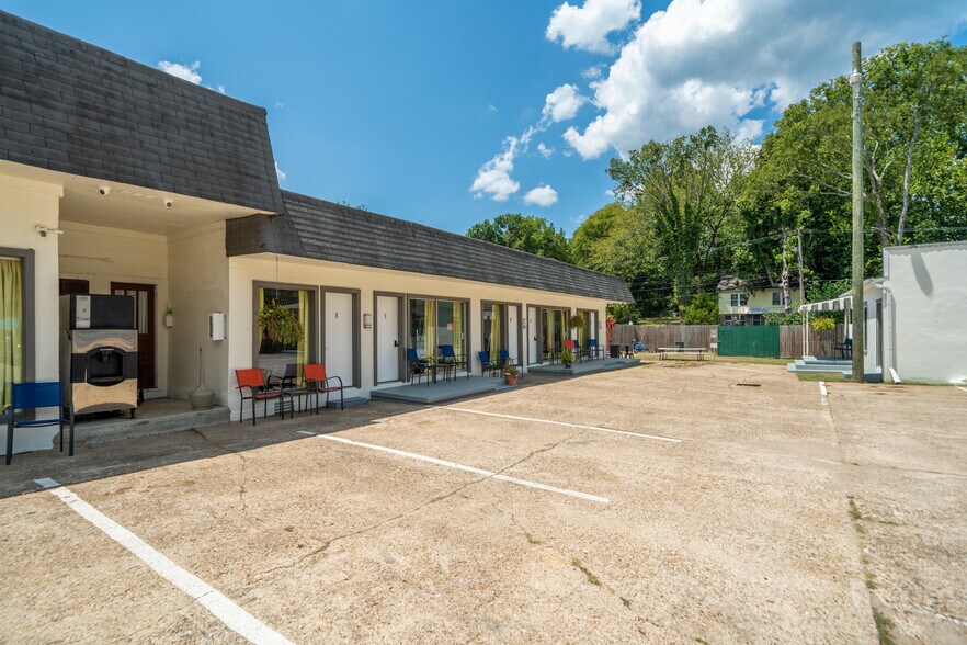 More Photos Of 741 Park Ave, Hot Springs Hotel For Sale