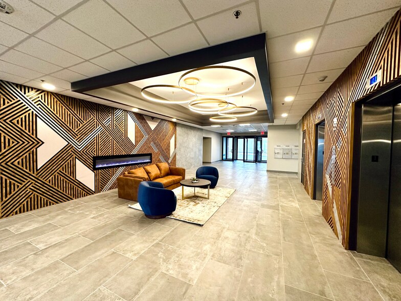 More Photos Of 9950 Lawrence Ave, Schiller Park Unknown For Lease