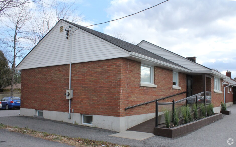 More Photos Of 1443 Woodroffe Ave, Ottawa Office For Sale