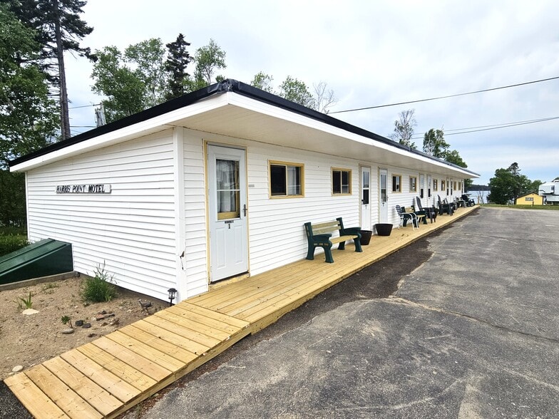 More Photos Of 24 Harris Point Rd, Eastport Hotel For Sale
