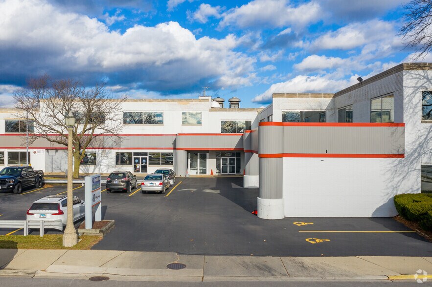 More Photos Of 6321-6325 N Avondale Ave, Chicago Office For Lease