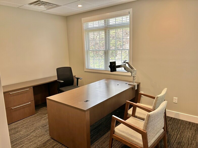 More Photos Of 33 Dale Rd, Avon Office For Lease