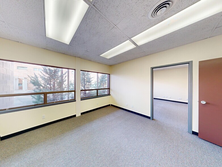 More Photos Of 324 E Washington Ave, Riverton Office For Sale