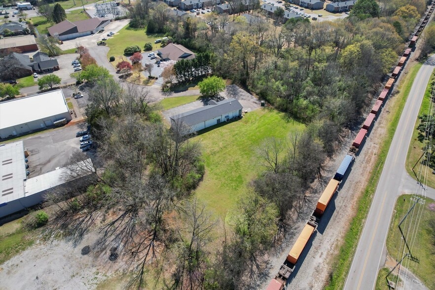 More Photos Of 102 Gin Oak Ct, Madison Freestanding For Sale