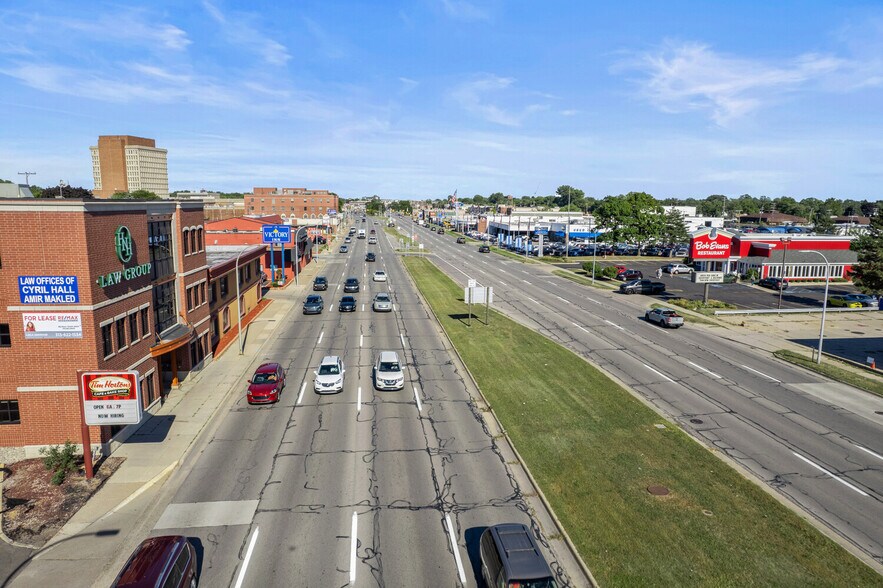 More Photos Of 23756 Michigan Ave, Dearborn Office For Lease