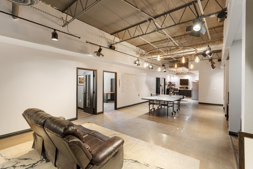 More Photos Of 8777 Governors Row, Dallas Distribution For Sale