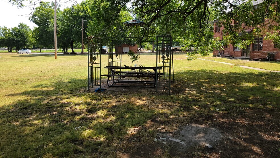 More Photos Of 701 W Pine Ave, Duncan Apartments For Sale