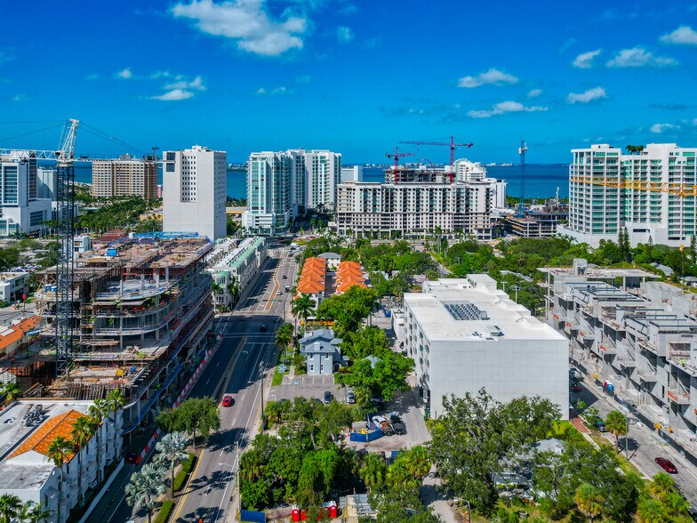 More Photos Of 1345 2nd St, Sarasota Office Residential For Sale