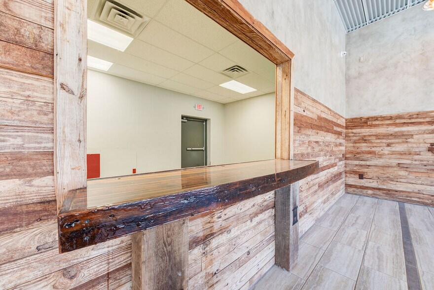 More Photos Of 5820 66th St, Lubbock Storefront Retail Office For Sale